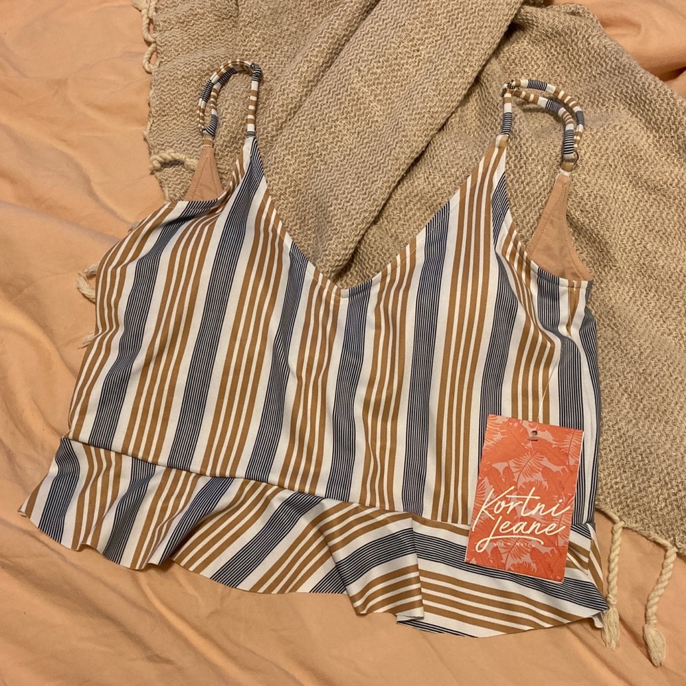 Kortni Jeane scoop back swimmer top NWT